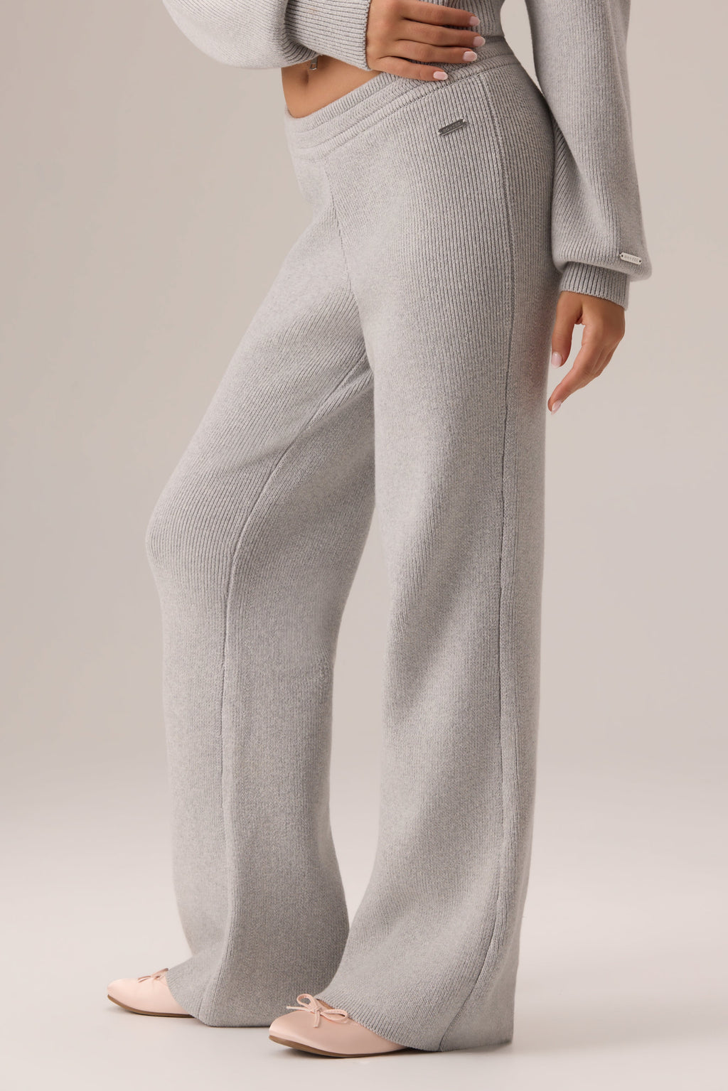 Ribbed Knit Wide-Leg Joggers in Pebble